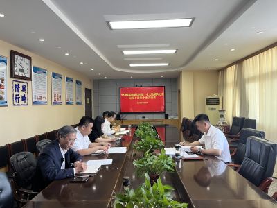 集体谈话 陈辰拍摄.jpg